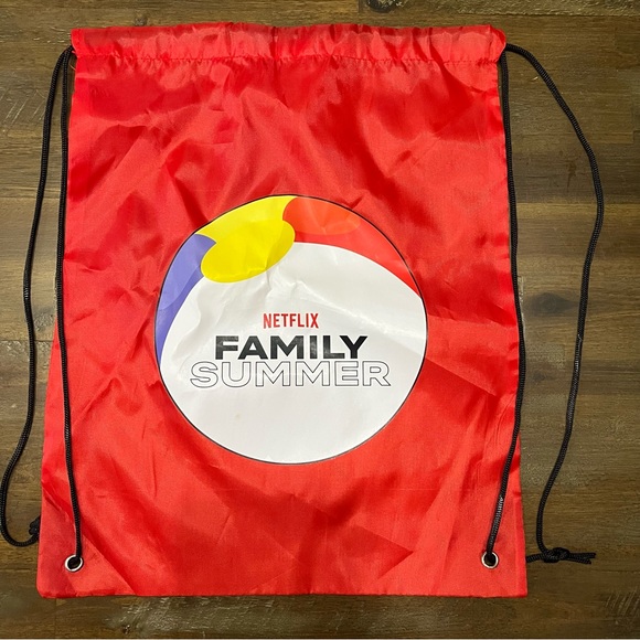 ✅ red drawstring backpack “Netflix Family Summer” - Picture 1 of 4